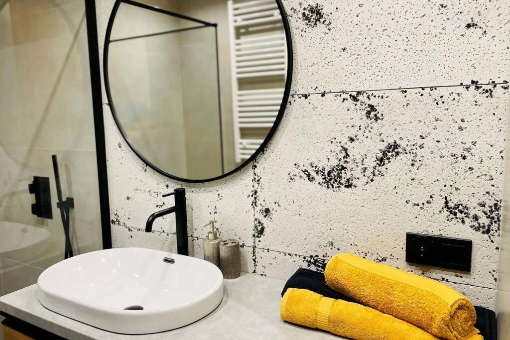 Apartament Twierdza Z Widokiem Na Jezioro Ostróda Eksteriør billede